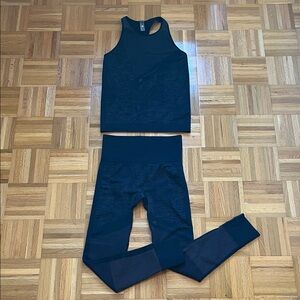 ADIDAS BY STELLA MCCARTNEY Essential Seamless Snakeskin Black Training Set